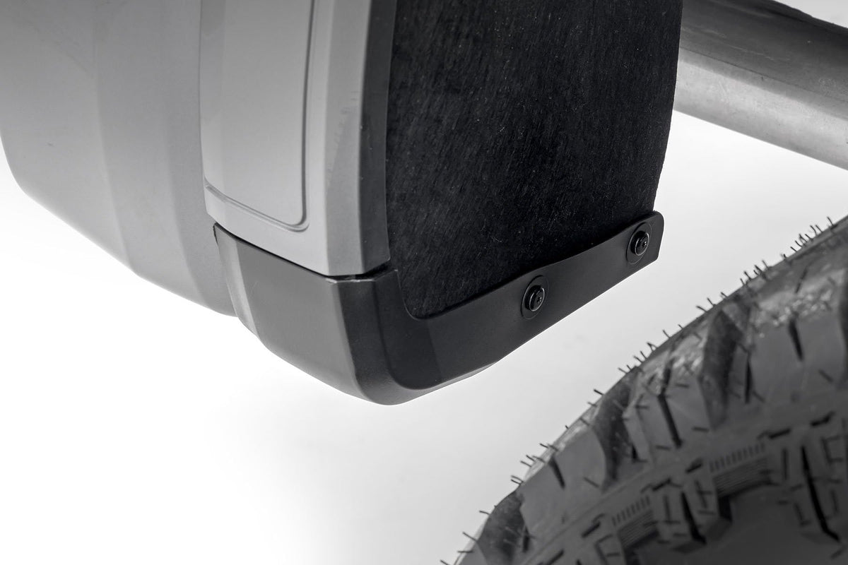 Rough Country installed profile on Sierra driver side illustrating sleek contour