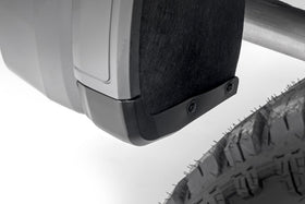 Rough Country installed profile on Sierra driver side illustrating sleek contour