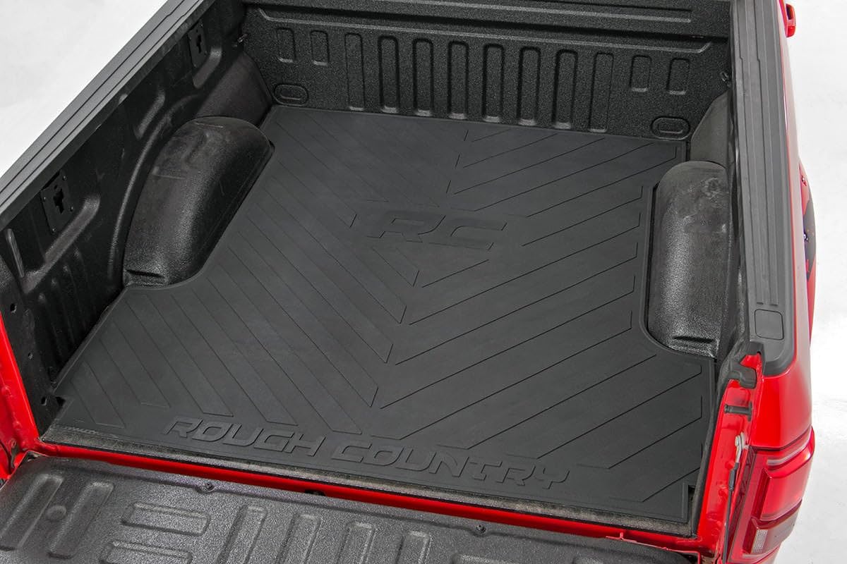 Rough Country RCM671 front view showing full 5.5 ft bed coverage and rugged look