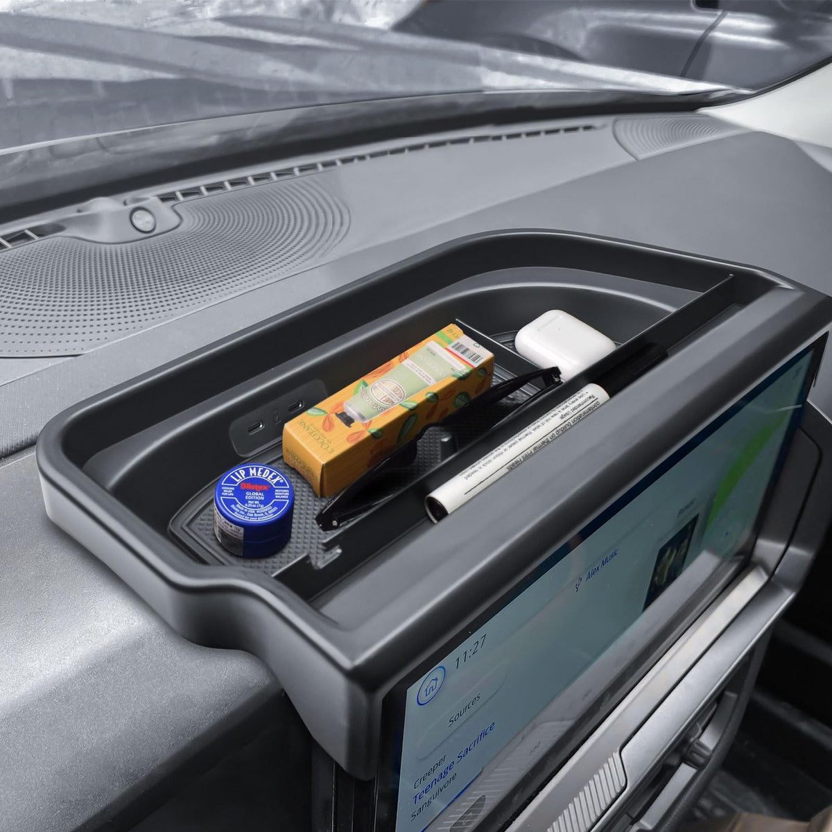 RUNROAD tray placed in Outer Banks interior showing aesthetic match