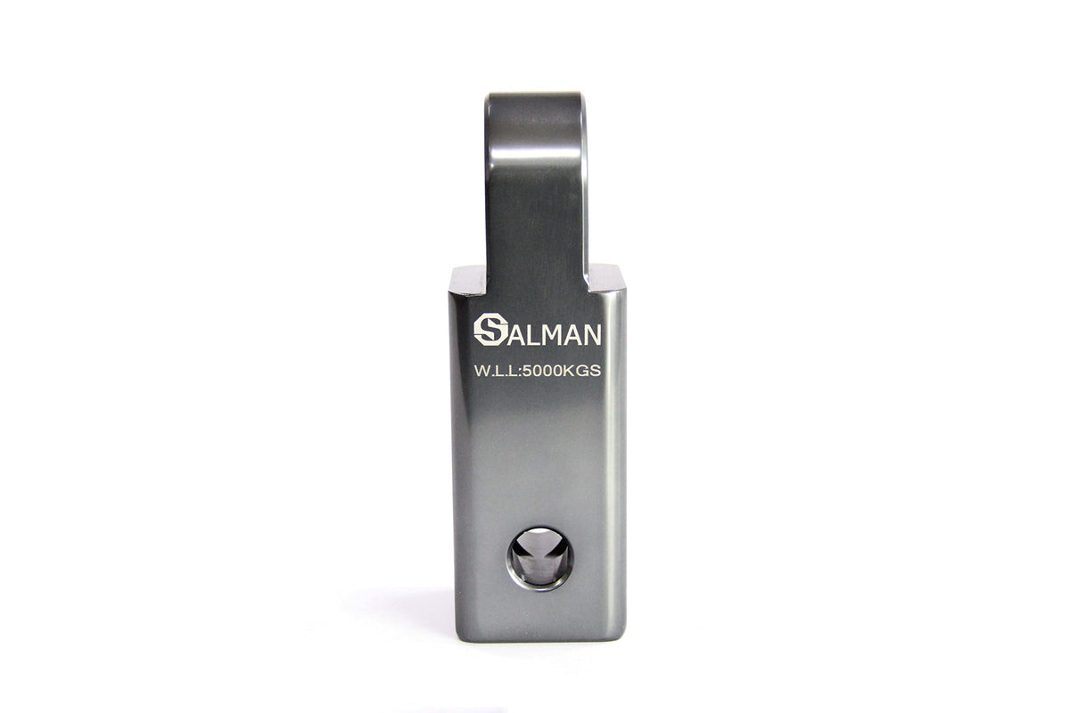 SALMAN dual hitch pin holes detail enabling horizontal or vertical shackle swing