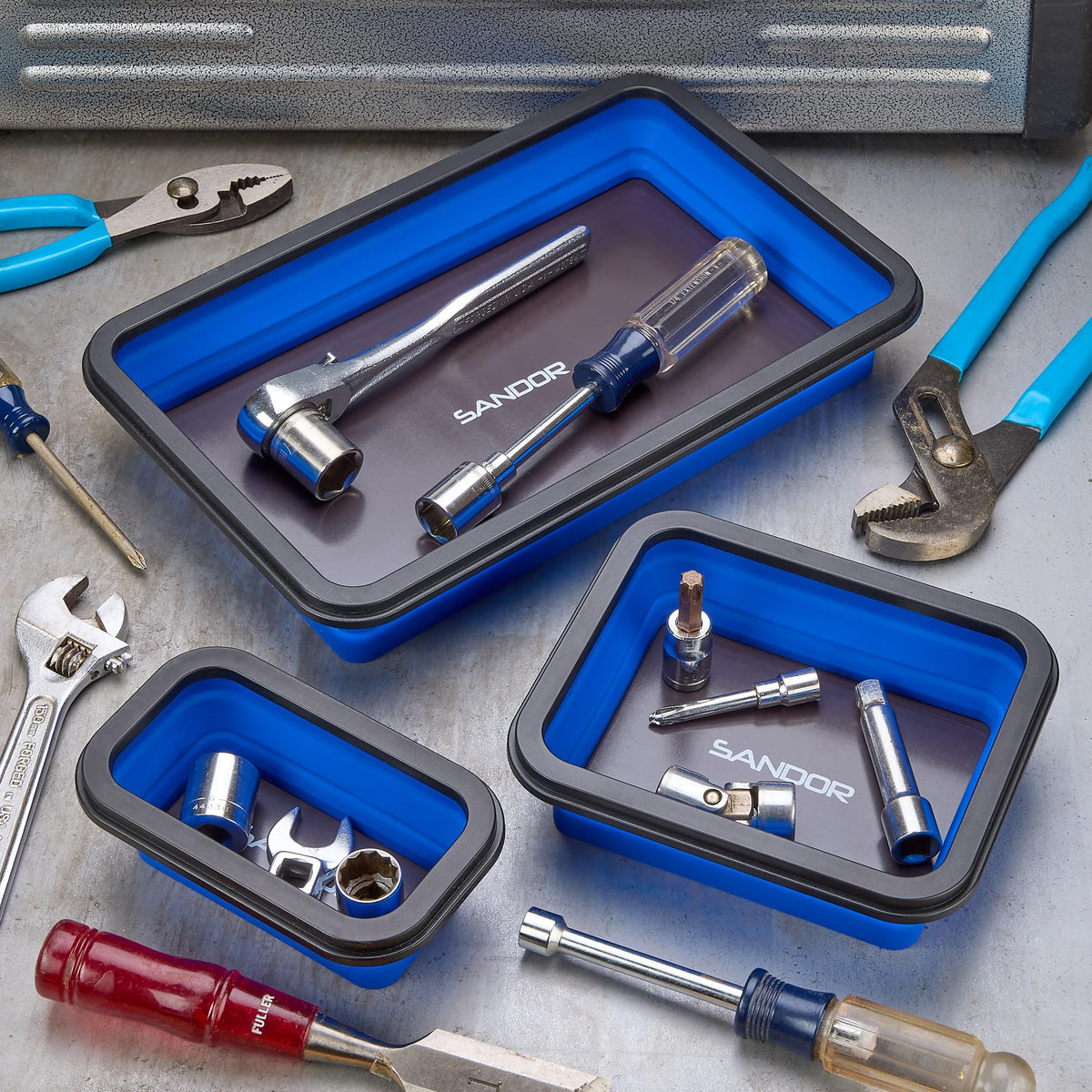 SANDOR rubber-covered magnet close-up protecting surfaces while holding parts