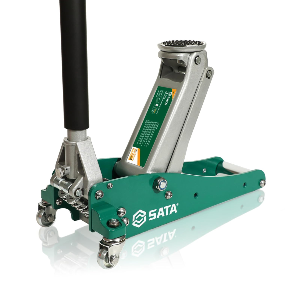 SATA hybrid jack front view showing compact body and stable base for reliable lifting