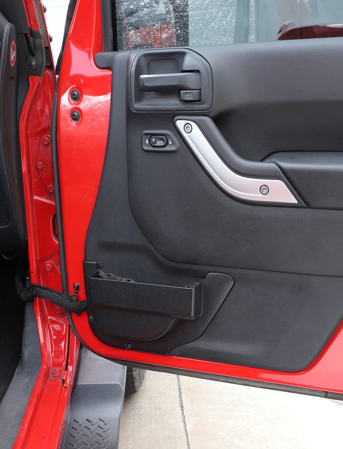Savadicar screw-mount point detail showing OEM screw installation for stability