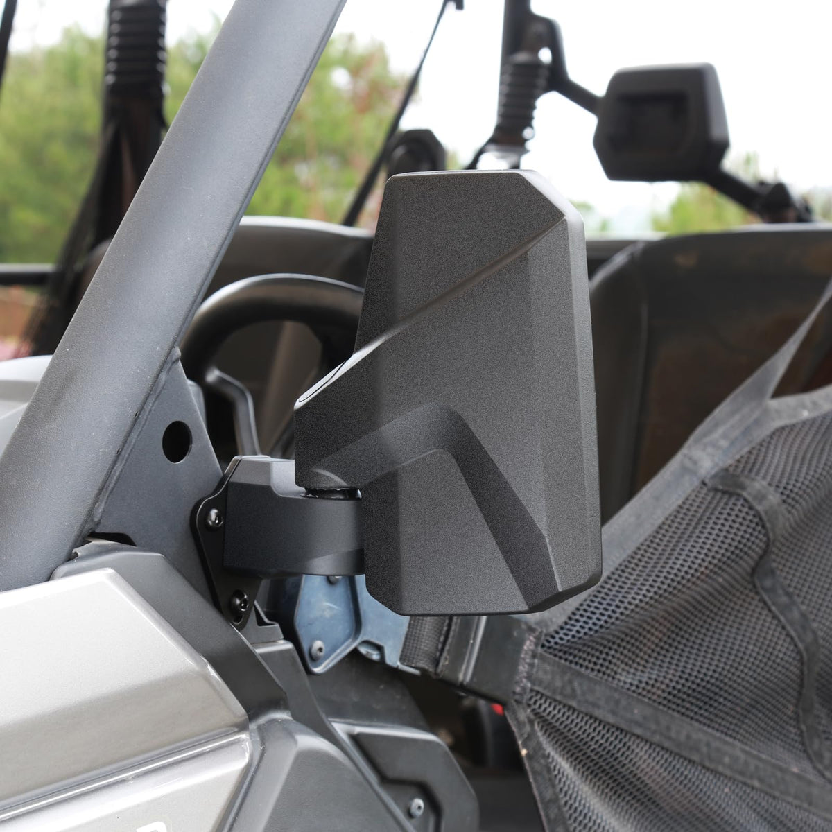 SHEJISI mirror on a Defender riding trail showing practical use
