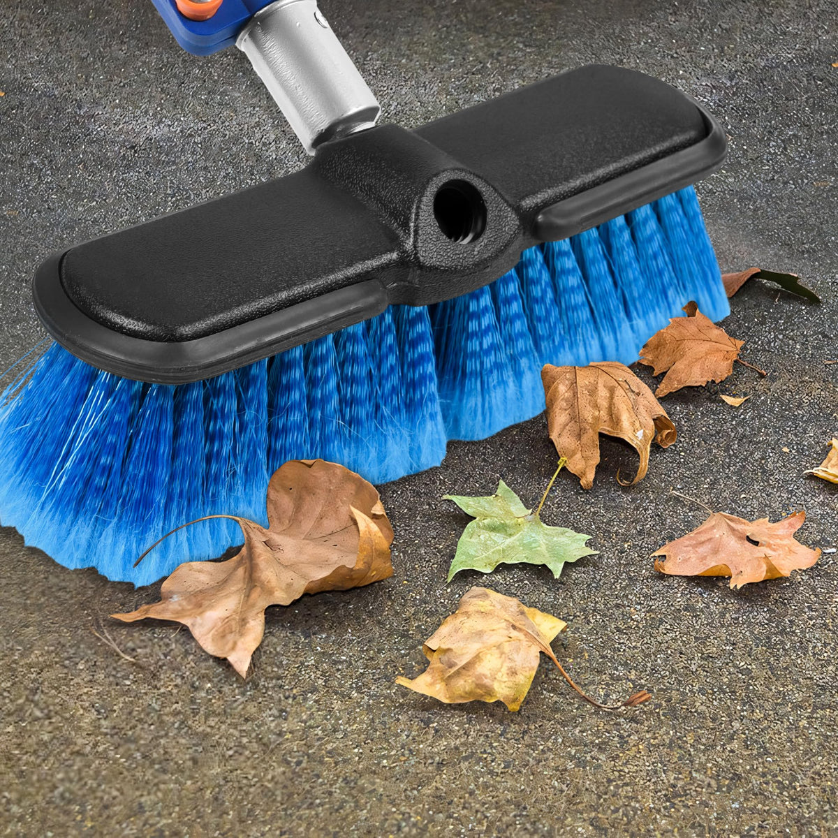 SHINMING kit used on window enabling hands-free high-reach cleaning