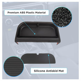 Sinminou lifestyle view in car interior showing easy access while driving