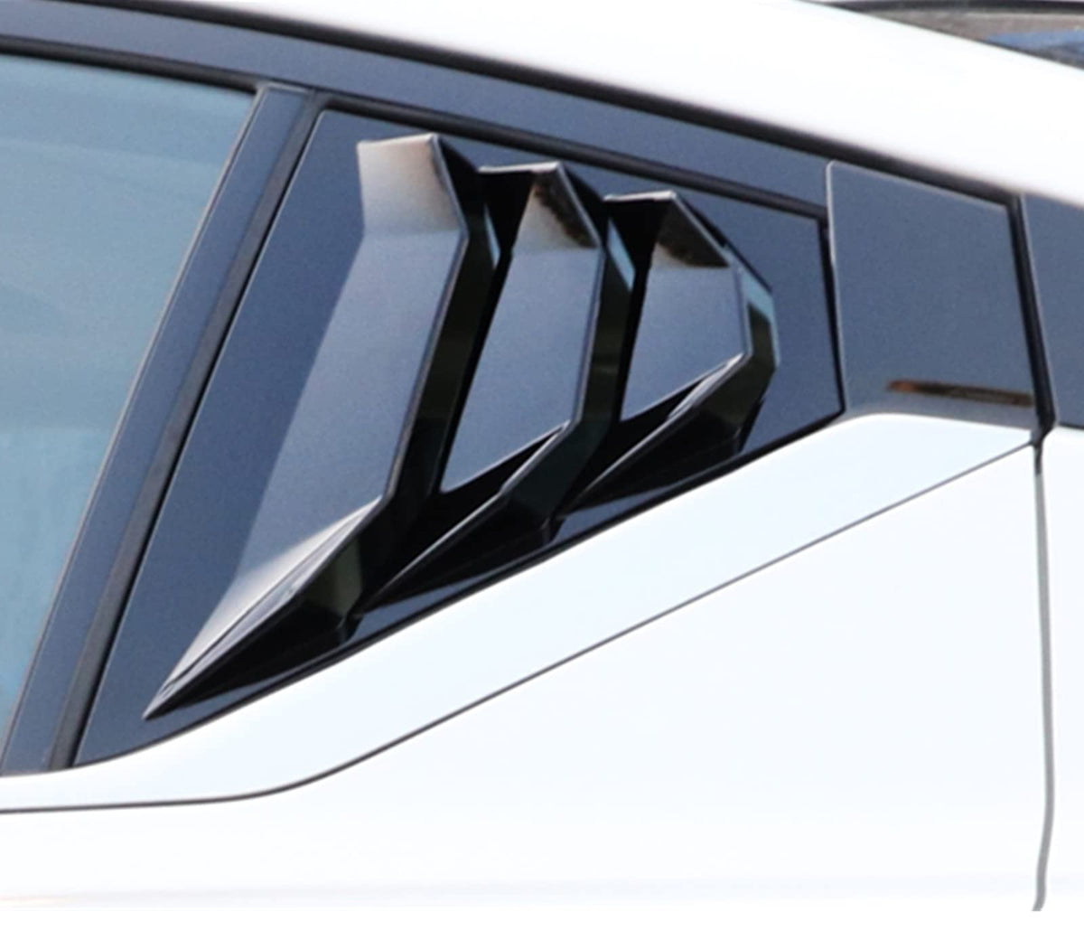 smart repairboy installed on passenger side in daylight illustrates cooling shade benefit