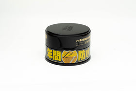 SOFT99 paste texture close-up showing smooth formula for uniform coverage