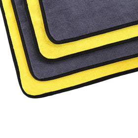 SOFTBATFY towel drying car hood demonstrating high absorption and scratch-free finish