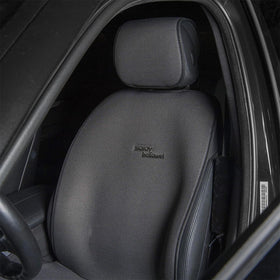 Sojoy lifestyle image moving from beach to car protecting seats from sand