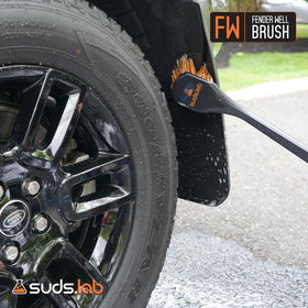 suds.lab close-up of triple-flagged bristles showing gentle, thorough cleaning