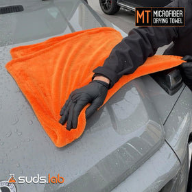 suds.lab towel edge stitch close-up displaying durable seams and long-lasting benefit