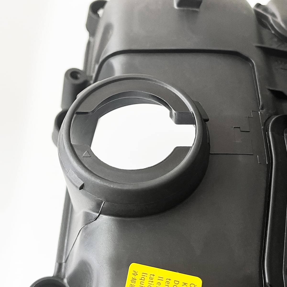Sumyola valve cover gasket sealing surface highlighting leak-prevention benefit