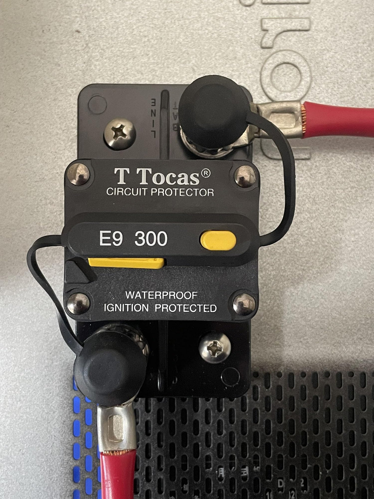 T Tocas E9 side label details with ratings and compliance benefits