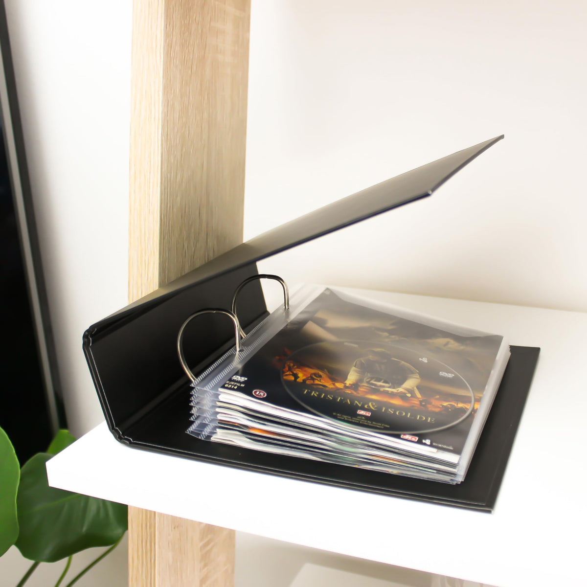Tarifold texture and corner detail showing durable finish and clean edges