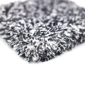 The Rag Company close-up of mitt fibers trapping dirt for safer washing