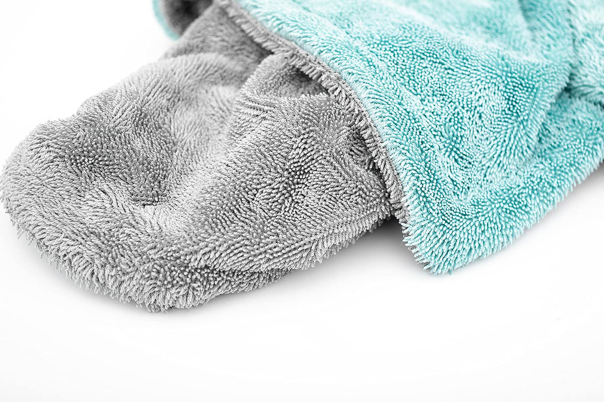 The Rag Company Liquid8r close-up of plush 1100 GSM pile for superior water pickup