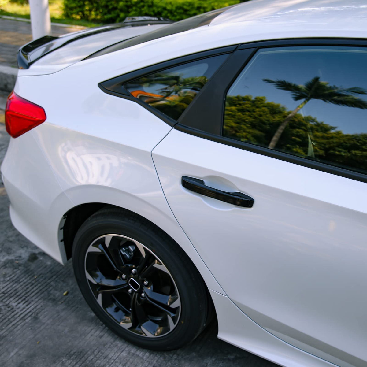 Thenice side profile installed on Civic door illustrating custom-fit contour