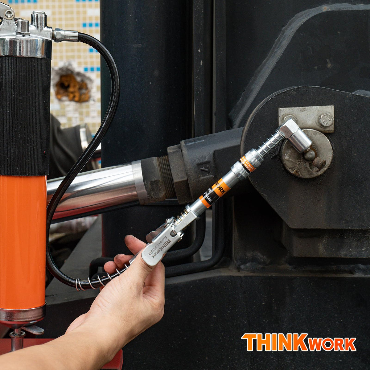 THINKWORK close-up of 6-jaw coupler locking mechanism for secure hold