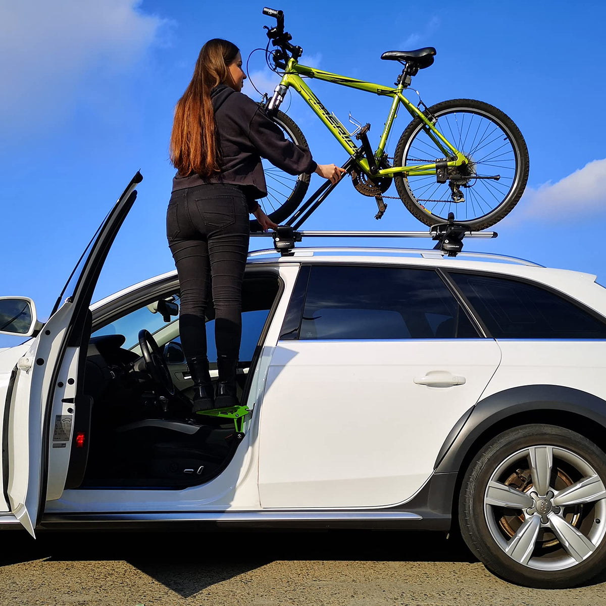 TOOENJOY step in camping scene enabling easy roof-rack access