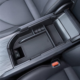 TOPINSTALL close-up of removable rubber mat preventing rattles and protecting items