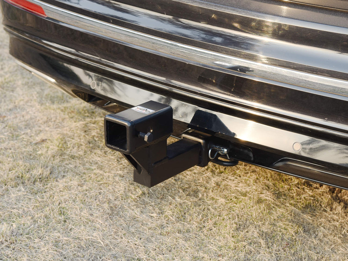 TOPTOW anti-rattle bolt detail showing secure tightening to reduce hitch play