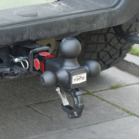 TOPTOW close-up of welded hitch balls showing durable coating and corrosion resistance