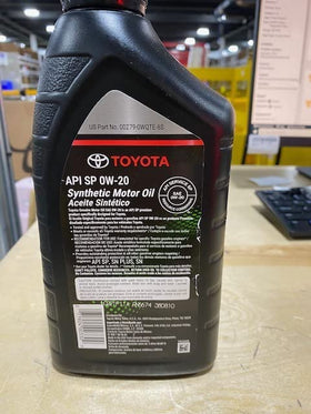 TOYOSPEED pouring into engine during oil change for quick cold-start protection