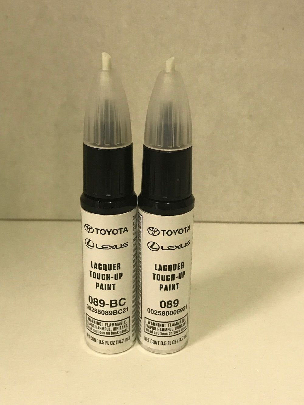Toyota touch-up kit front packaging showing Wind Chill Pearl color and OEM label for accurate repairs