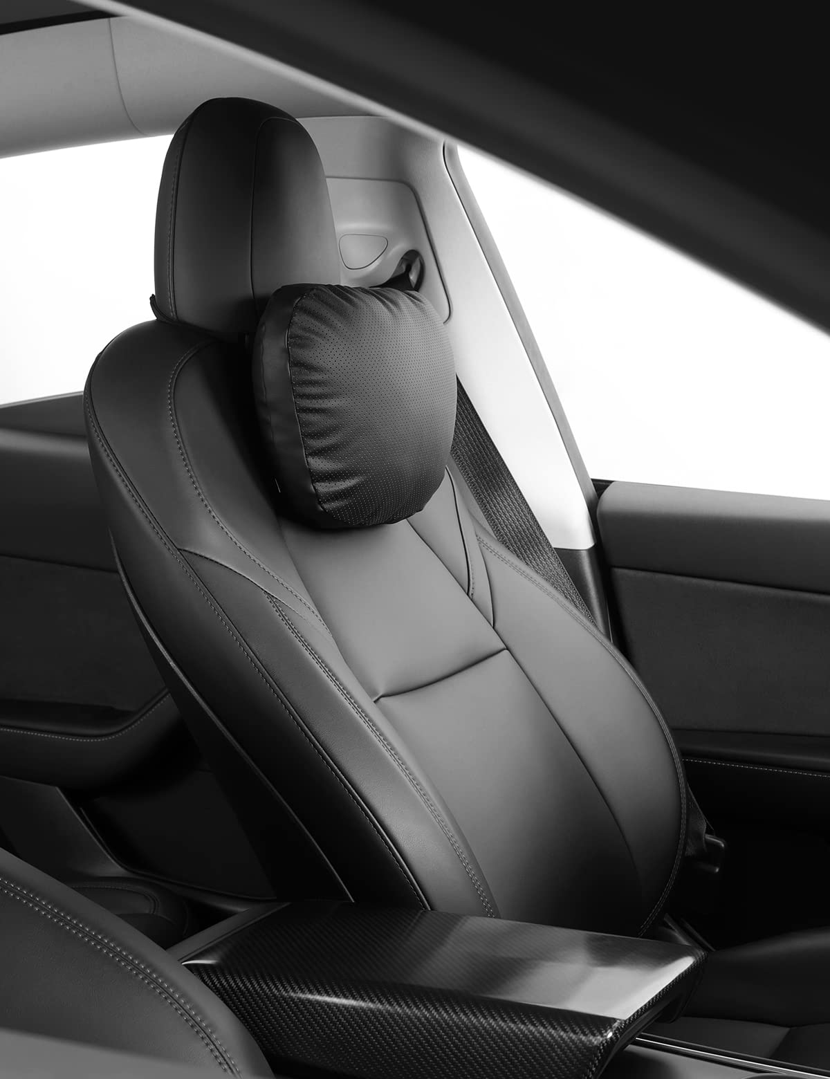TPARTS leather texture close-up highlighting smooth, solvent-free surface and soft feel