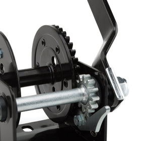 TR Industrial ergonomic handle and exposed gear area showing smooth crank action and efficient 3.2:1 ratio