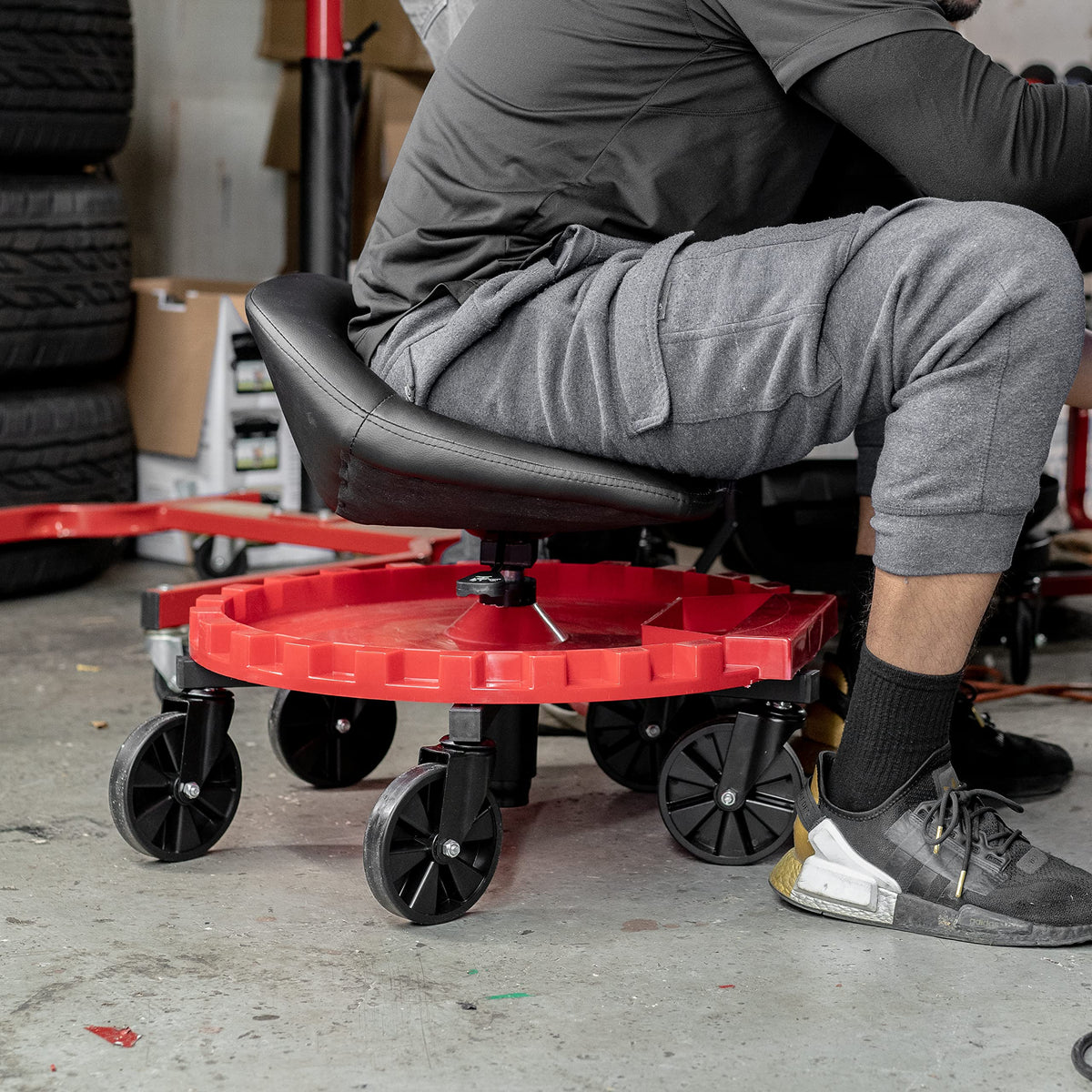 Traxion height adjustment lever close-up for fast ergonomic changes