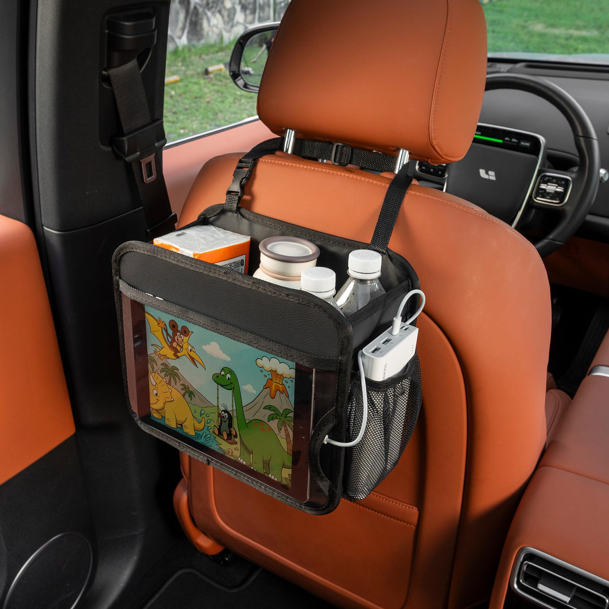 Uplien lifestyle family in car setup reduces clutter for trips