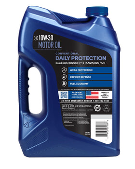 Valvoline pour neck close-up for easy, no-spill filling benefit