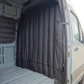 VANNCAMP magnetic closure detail for quick access and secure seal
