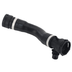 VASTAUTO mechanic fitting hose in workshop illustrating easy installation benefit