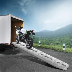 VEVOR close-up of serrated cross rungs providing superior tire traction
