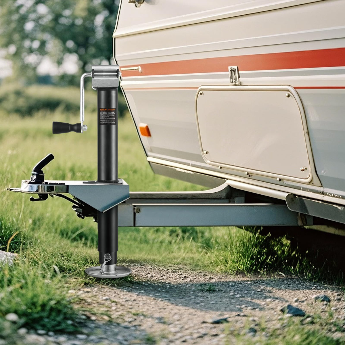 VEVOR installed on horse trailer demonstrating practical lifting and leveling