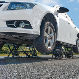 VEVOR column height adjustment showing precise lifting control