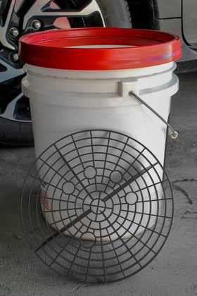 VIKING close-up of grid pattern capturing grit for safer washes