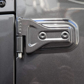 Voodonala lifestyle offroad Jeep detail demonstrating dust resistance benefit