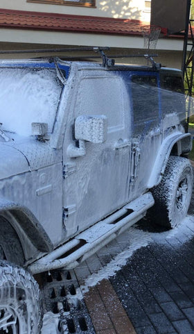 W Pro50 foam cannon coverage on SUV for even cleaning benefit