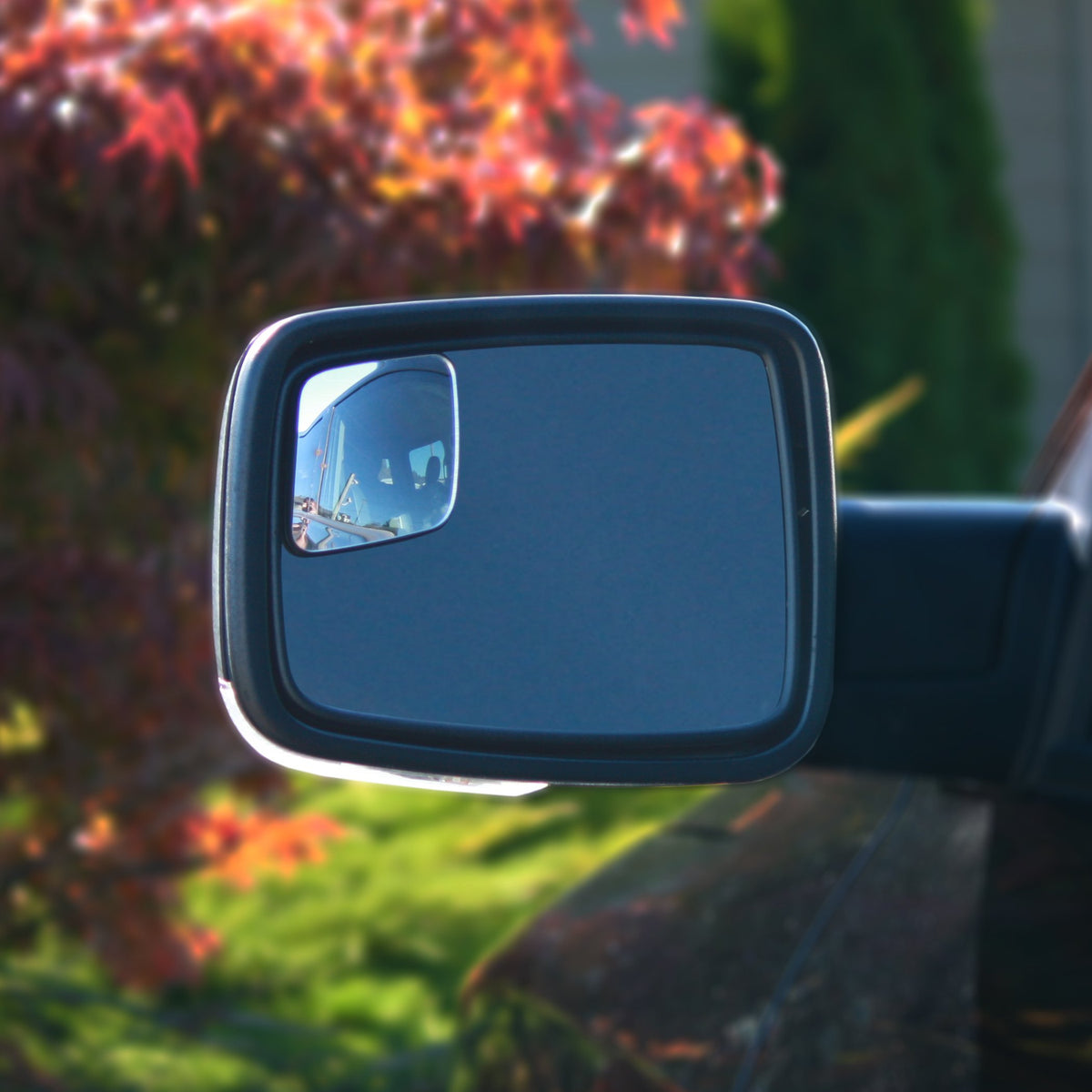 WadeStar RM10 close-up of reflective glass for clearer sightlines