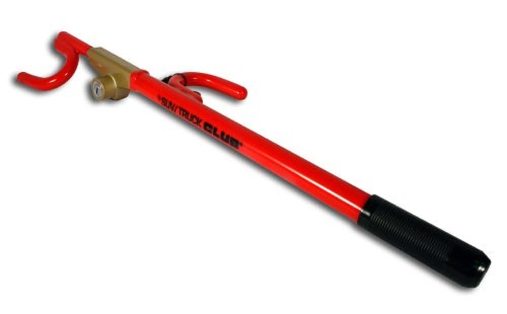 Winner International Club 2100 front view on steering wheel showing visible theft deterrent