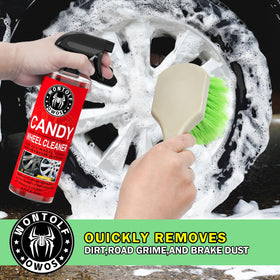Wontolf wash mitt and microfiber towels displayed for gentle paint-safe washing and drying