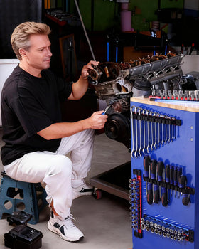 WORKPRO rails next to ratchet showing scale and compatible socket sizes