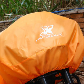 X AUTOHAUX cover on bike with scale comparison showing XL coverage benefit
