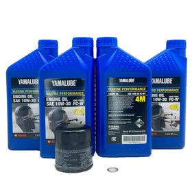 YAMAHA oil pour close-up illustrating 10W-30 viscosity and smooth engine protection benefit