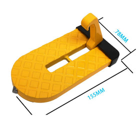 YCeru folded compact step stowed in trunk emphasizing portability and convenience